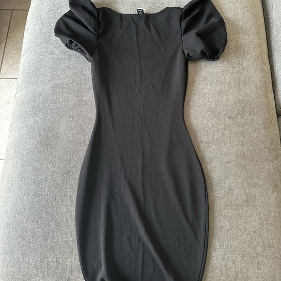 Windsor low scoop dress w/ puffy sleeves - Picture 2 of 3